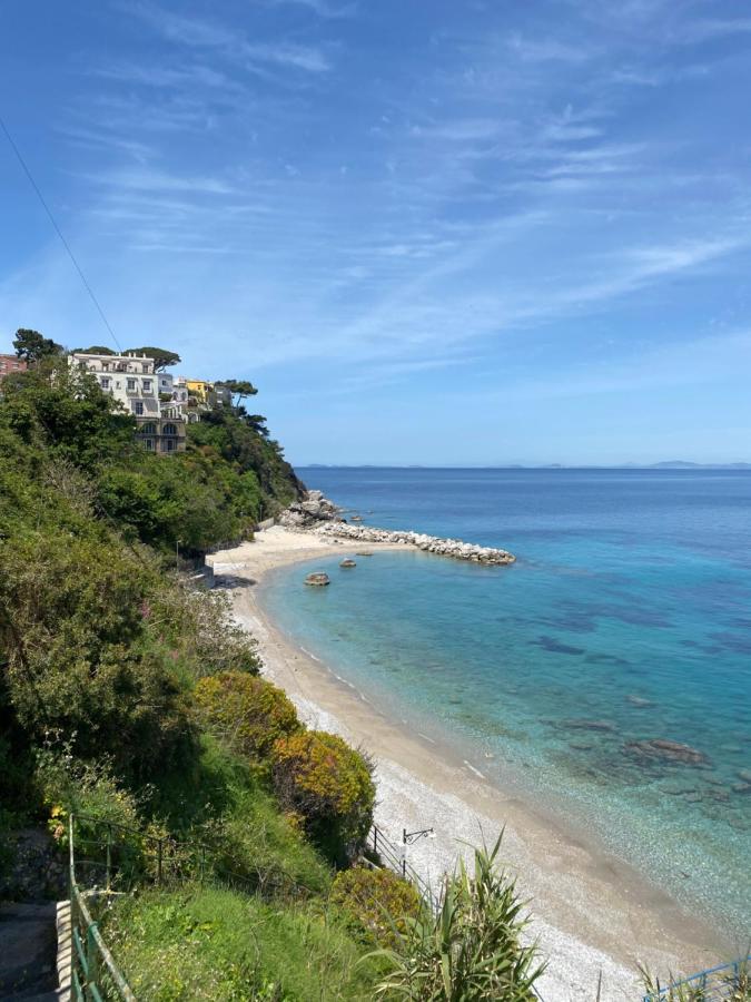 La Baia Di Napoli Apartment กาปรี ภายนอก รูปภาพ