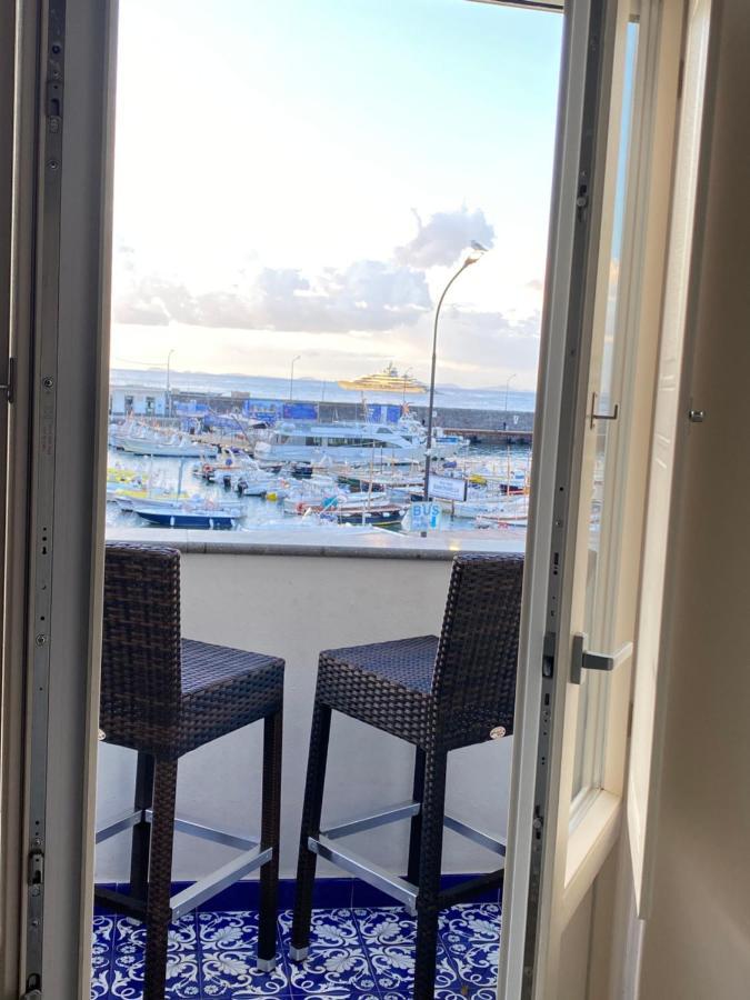 La Baia Di Napoli Apartment กาปรี ภายนอก รูปภาพ