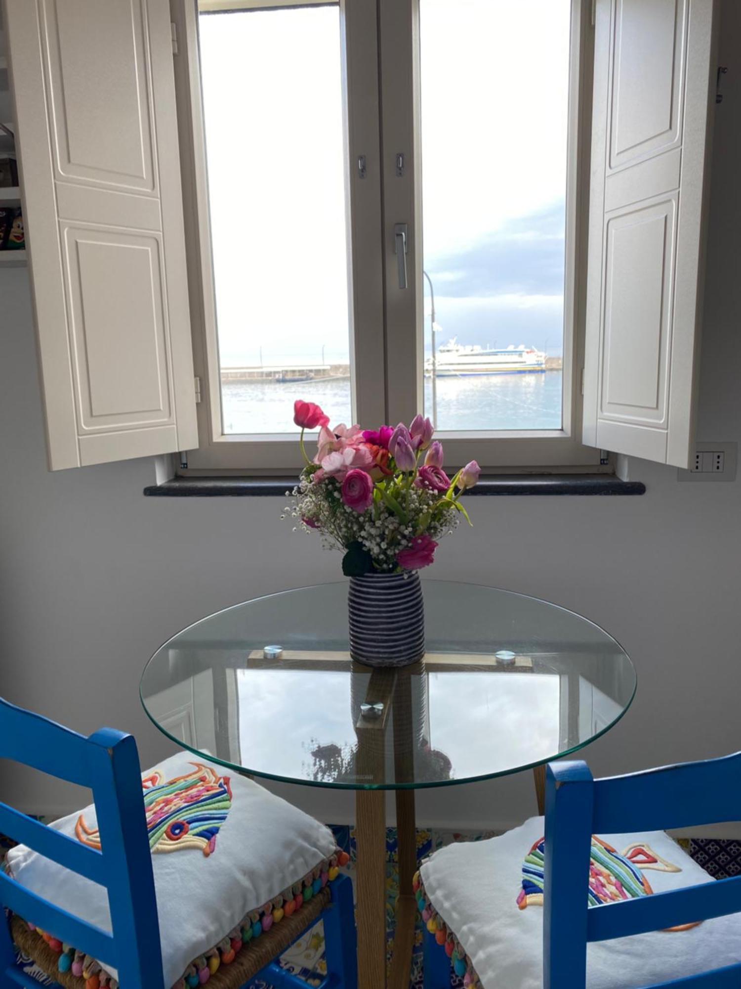 La Baia Di Napoli Apartment กาปรี ภายนอก รูปภาพ