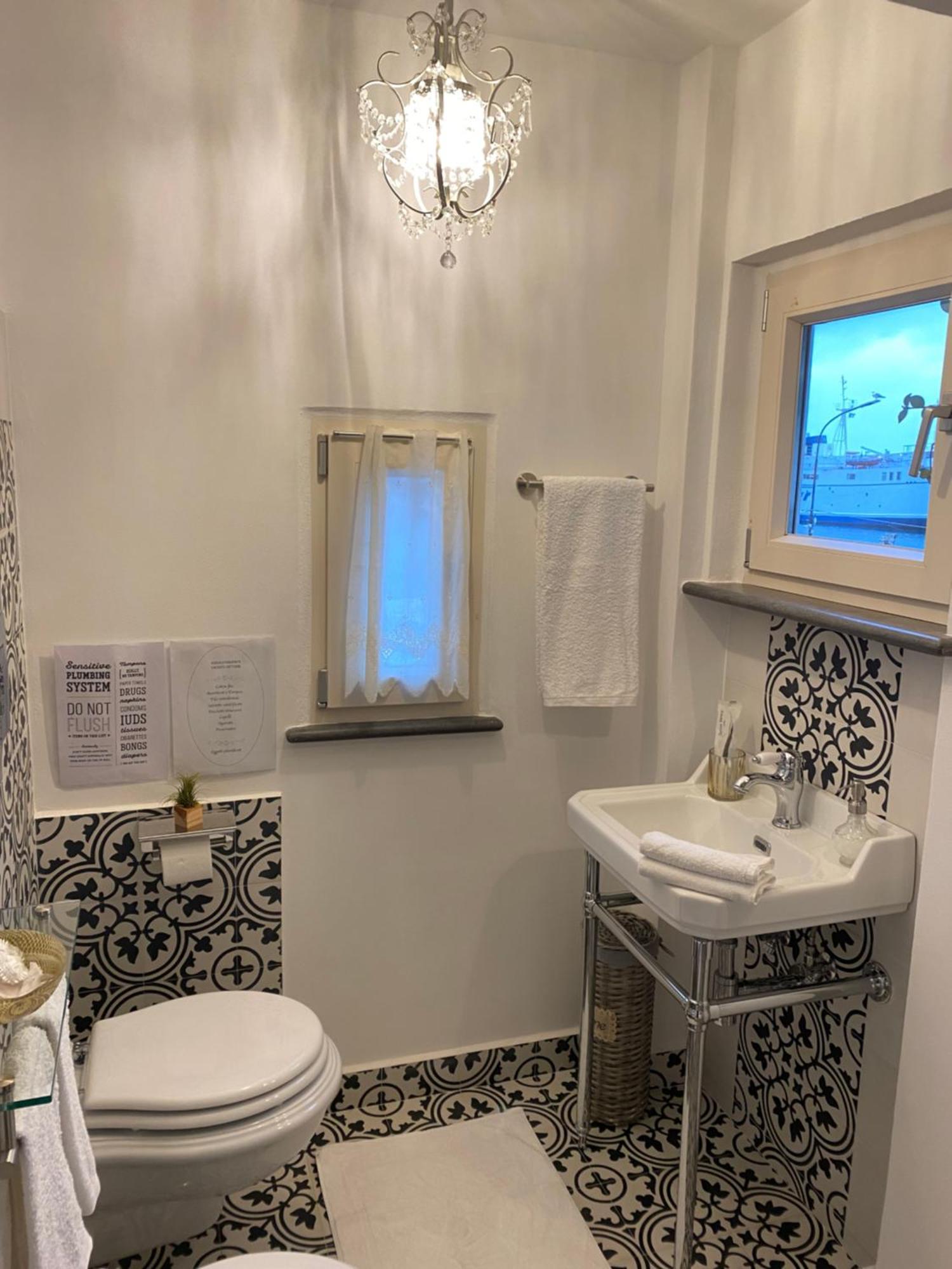 La Baia Di Napoli Apartment กาปรี ภายนอก รูปภาพ